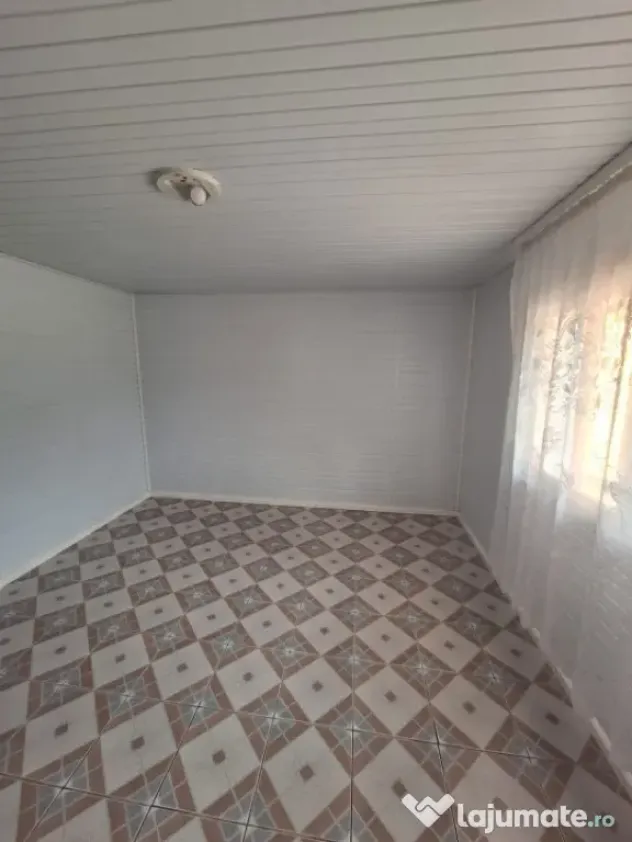 Casa individuala, 700mp teren, zona centrala Arbore, Radauti