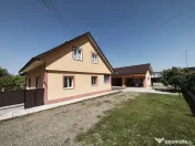 Casa individuala, 700mp teren, zona centrala Arbore, Radauti