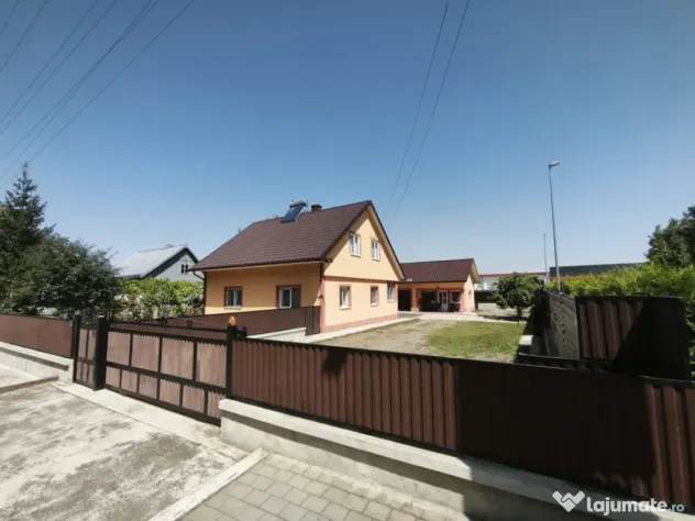 Casa individuala, 700mp teren, zona centrala Arbore, Radauti