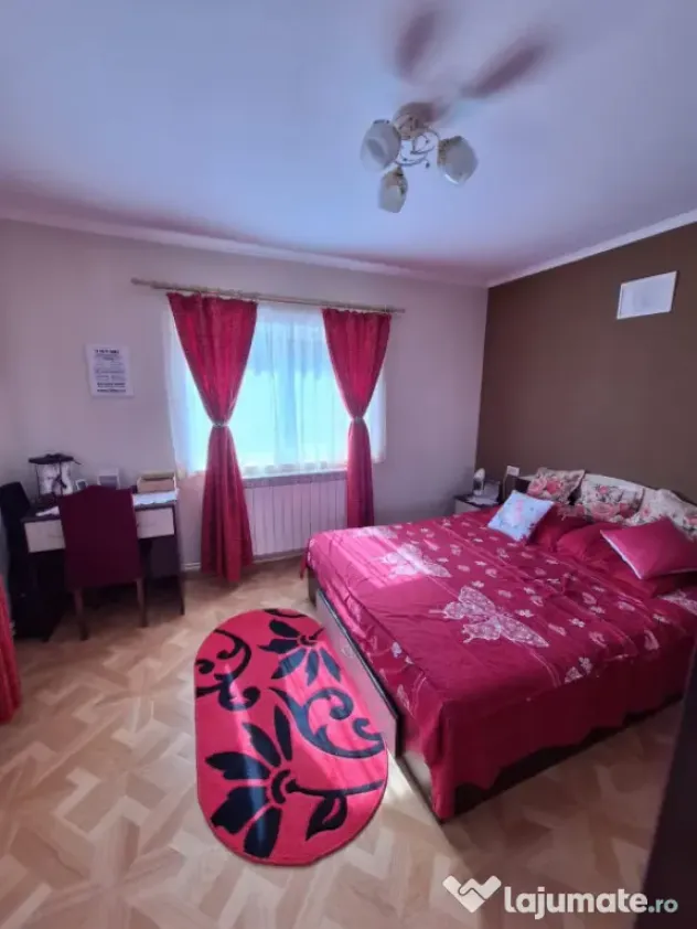 Casa individuala, 700mp teren, zona centrala Arbore, Radauti