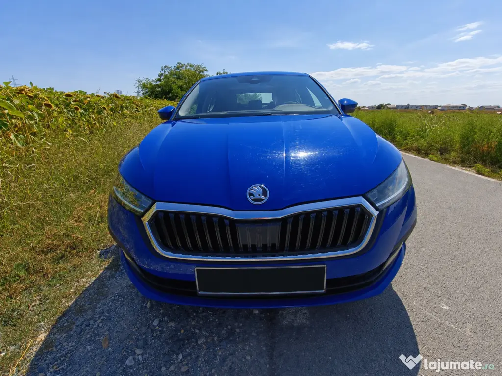 SKODA Octavia Berlina 2.0 TDI DSG Ambition culoare albastra