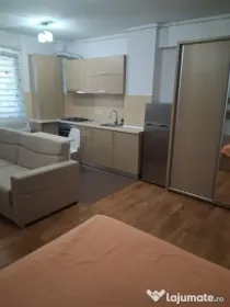 Ofer spre închiriere garsonieră în zona Unirii-Camera de Comerț