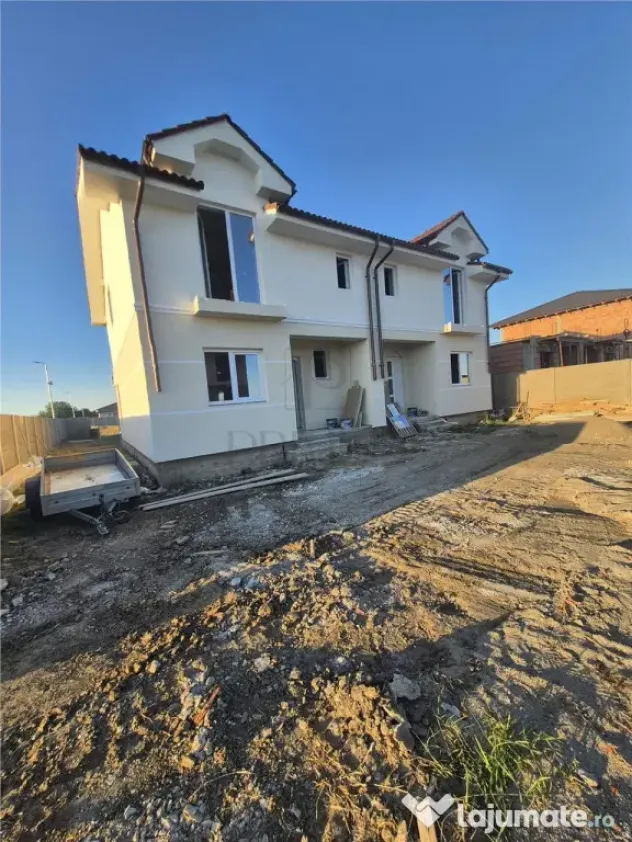 Duplex nou - 3 dormitoare - bucatarie inchisa - zona buna