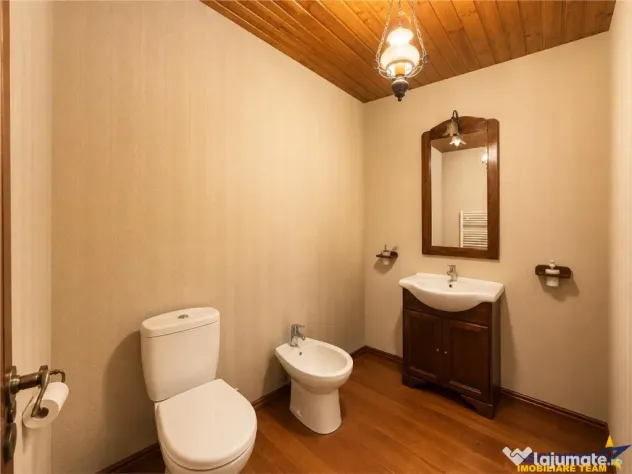 Casa solida,farmec autentic,echipata,garaj incalzit,pod,curt