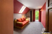 Casa solida,farmec autentic,echipata,garaj incalzit,pod,curt