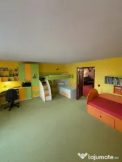 Casă spațioasă P+1, 240 mp | Teren 1.084 mp | 2 garaje | 