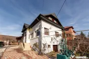 Casă Ștefănești – 1 km de Primărie | Curte mare, z...