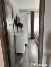 Trei camere decomandate 76 mp renovat,mobilat si utilat. 