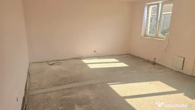 Vand apartament cu 2 camere transformat intr-un apartament cu 1 camera