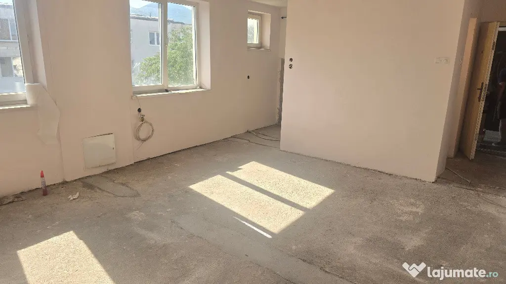 Vand apartament cu 2 camere transformat intr-un apartament cu 1 camera