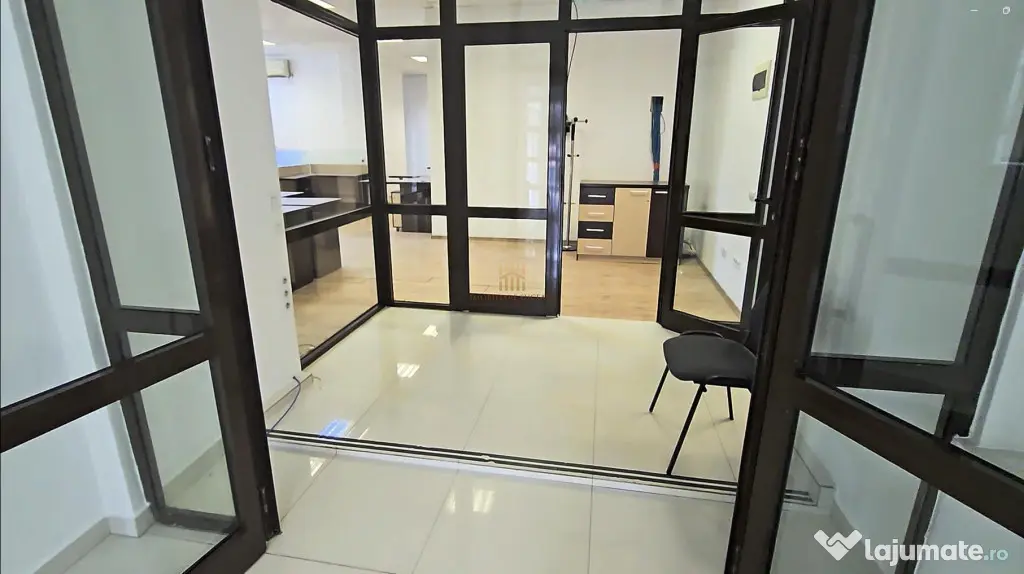 Spa#539;iu de Birouri / Comercial 180 MP | Zona Metro Suceav