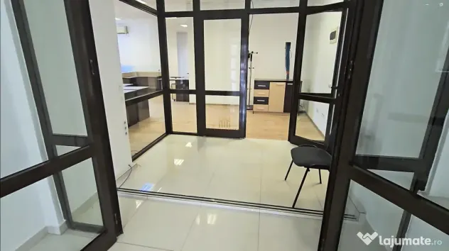 Spa#539;iu de Birouri / Comercial 180 MP | Zona Metro Suceav