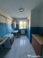 3 camere Calarasilor Viziru. Et.2/10, fara imbunatatiri. Com 