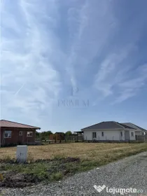 Teren- Mosnita Veche - situat in apropierea noului campus un