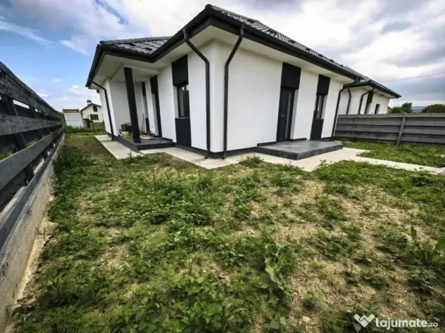 Casă individuală 3 camere 2 bai 313 mp teren Lunca Ceta...