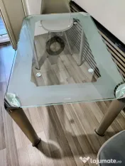 Masă de sticlă bucătărie 