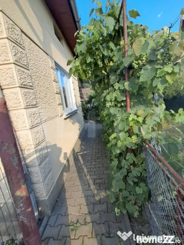 Casă de vânzare în Porumbeni – 20 de minute de Târgu M
