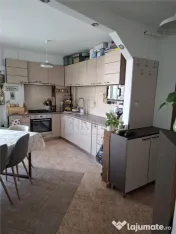 Dambovita - 2 Camere - Etaj intermediar - Decomandat - Centr 