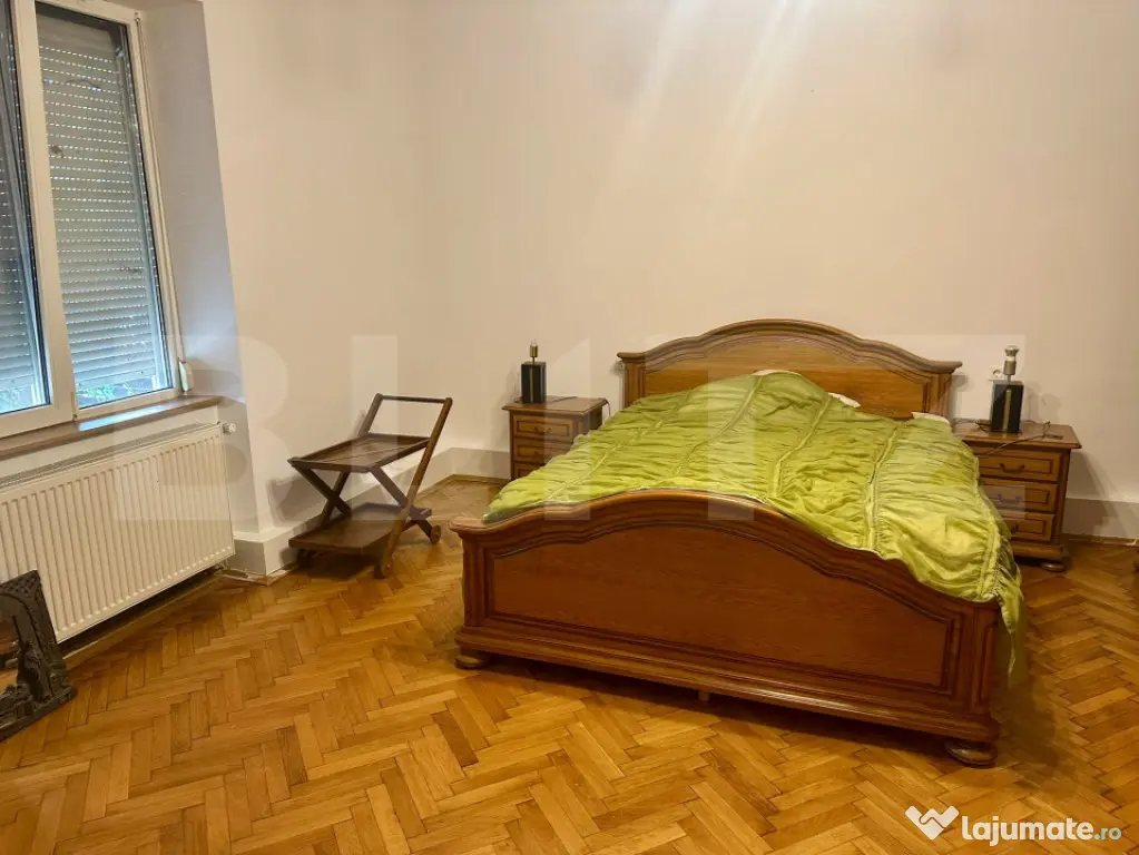 Apartament 3 camere la casă, mobilat, cu terasă și parcar