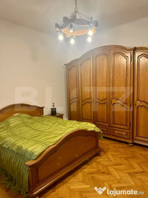 Apartament 3 camere la casă, mobilat, cu terasă și parcar