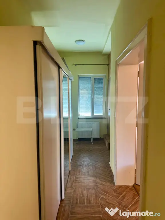 Apartament 3 camere la casă, mobilat, cu terasă și parcar