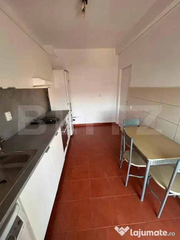 Apartament 2 camere decomandat, parcare, AC, Zona Iris B-du