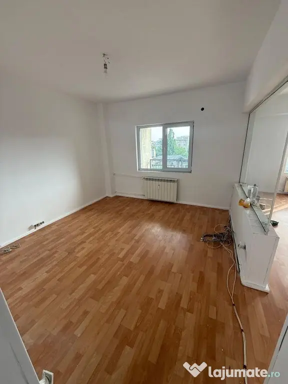 Zona Piața Alba Iulia | Spațiu / Apartament 3 Camere (7...
