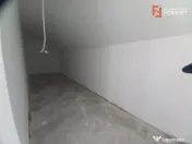 Duplex cu 4 camere, teren individual de 259 mp si terasa de