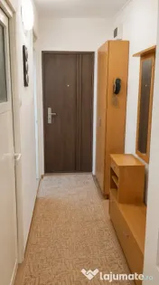 Apartament 2 camere, etaj 2/4, mobilat, utilat, zona Astra Piata! 