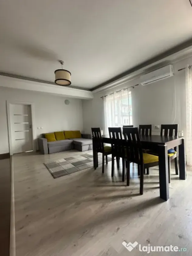 Apartament la vila de 4 camere 90 mp, curte comuna Zona Muze