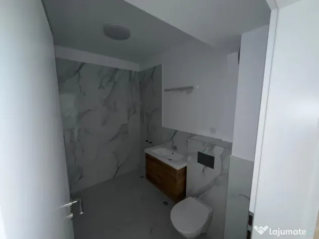 Apartament 3 camere, 66 mp, zona Teilor