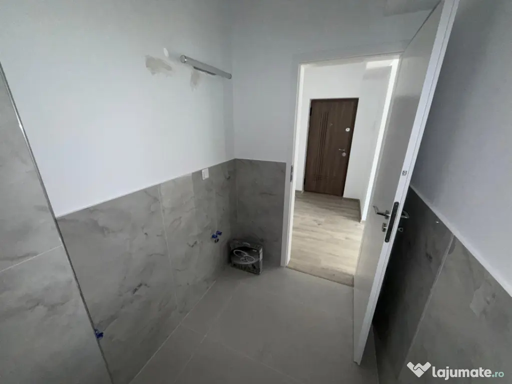 Apartament 3 camere, 66 mp, zona Teilor
