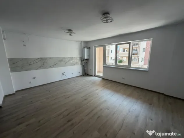 Apartament 3 camere, 66 mp, zona Teilor