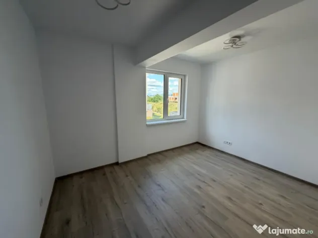 Apartament 3 camere, 66 mp, zona Teilor