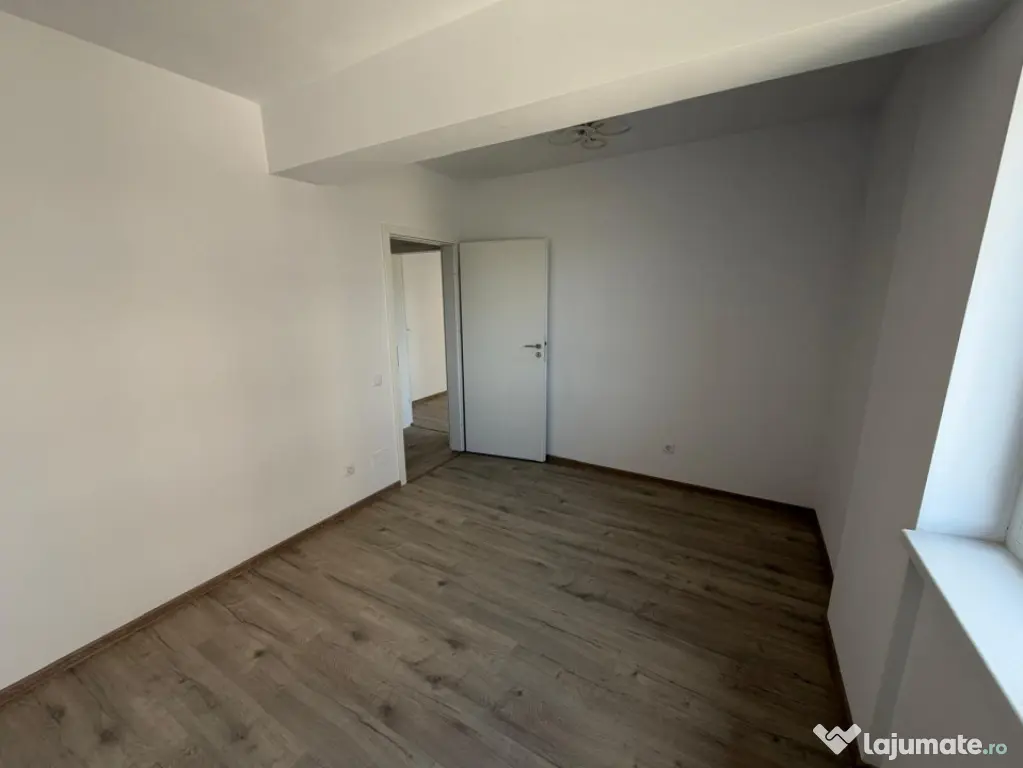 Apartament 3 camere, 66 mp, zona Teilor