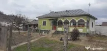Casa cu 3 camere, mobilata, in comuna Saliste | Teren genero