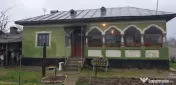Casa cu 3 camere, mobilata, in comuna Saliste | Teren genero