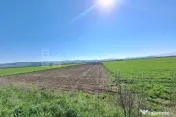 Teren extravilan, 8700 mp, pretabil agricultură sau inve...