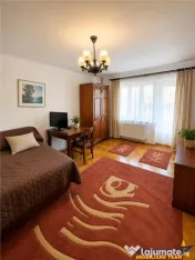 Casa individuala cu 5 camere, garaj, pivnita si curte propri 
