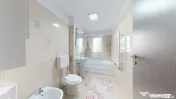 Apartament 3 camere, 121 mp,2 bai, 3 balcoane-zona Subcet... 