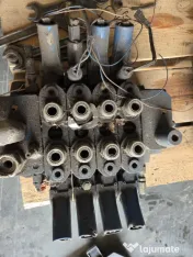 Distribuitor Rexroth Buldoexcavator Case New Holland 