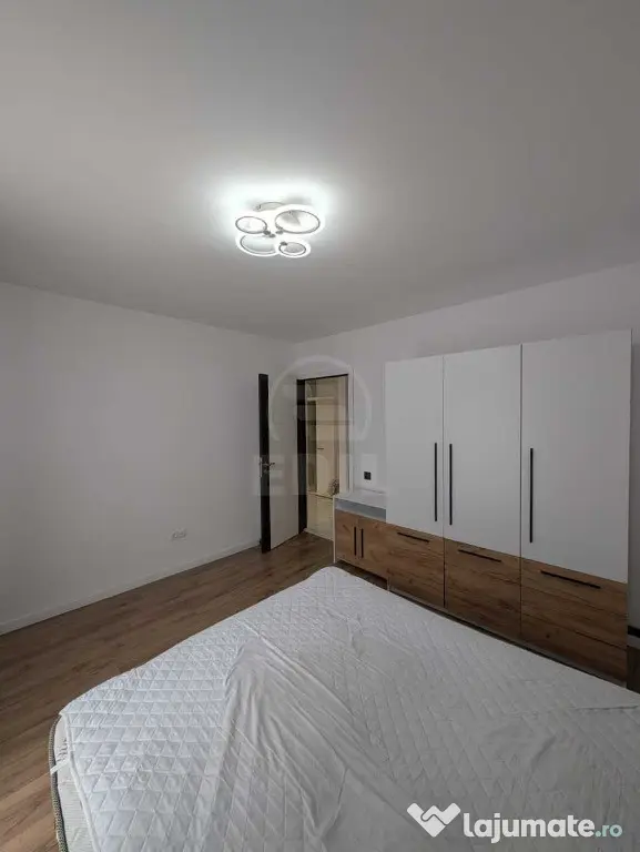 Inchiriere Apartament 3 camere semidecomandat, 60 mp, Razoare