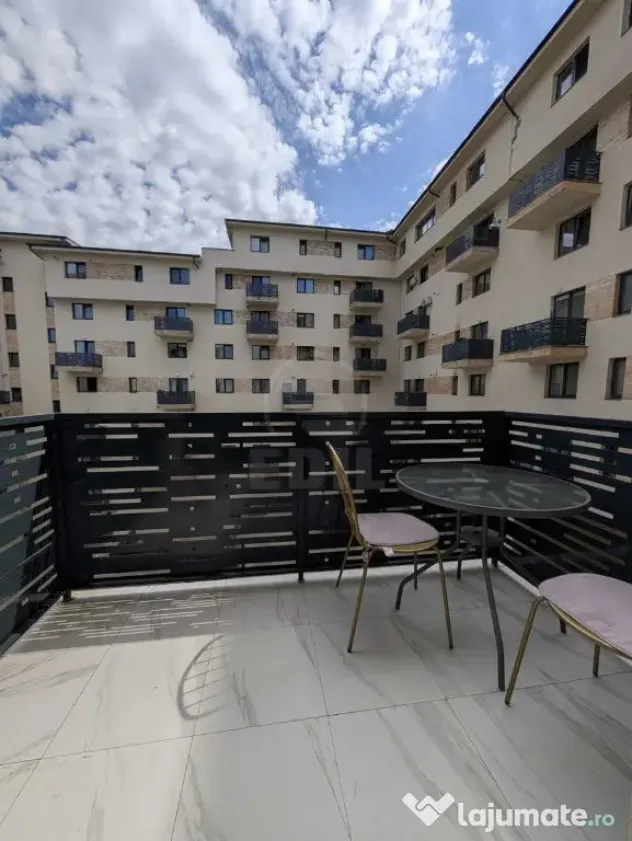 Inchiriere Apartament 3 camere semidecomandat, 60 mp, Razoare