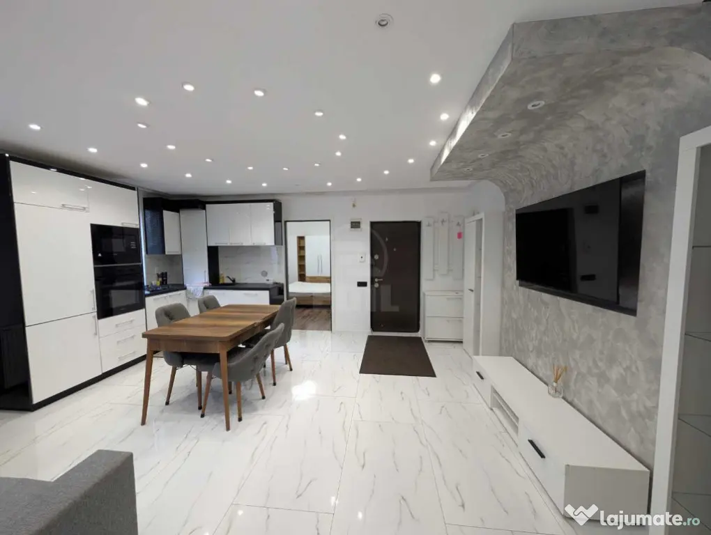 Inchiriere Apartament 3 camere semidecomandat, 60 mp, Razoare