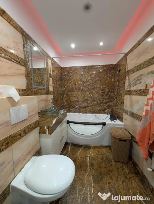 Inchiriere Apartament 3 camere semidecomandat, 60 mp, Razoare