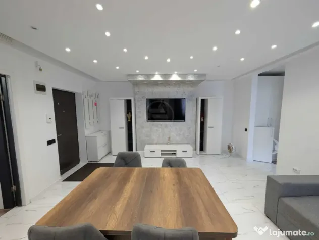 Inchiriere Apartament 3 camere semidecomandat, 60 mp, Razoare