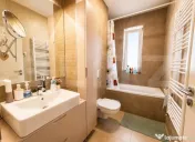 Apartament 3 camere de vânzare, Tractorul, Brașov 