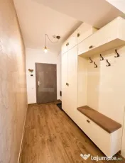 Apartament 3 camere de vânzare, Tractorul, Brașov 