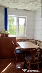 Apartament 3 camere | 41 mp | Parcare + Boxă | Zona Florilor