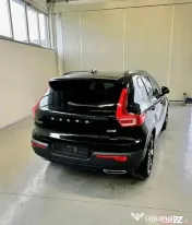 VOLVO XC40, la pret mic 
